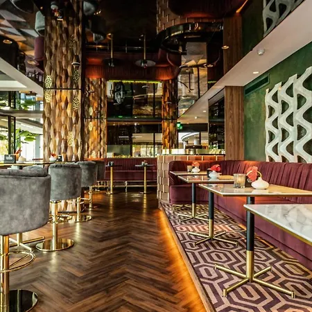 Der Valk Hotel 4*