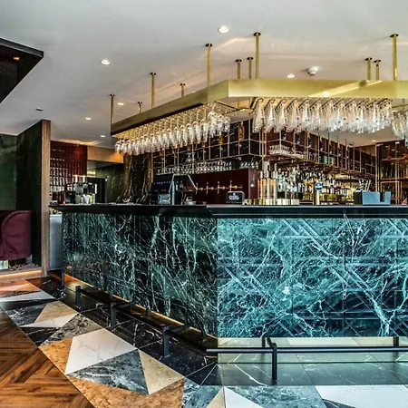 Der Valk Hotel 4*
