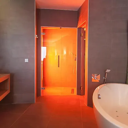 Hotel Der Valk 4*